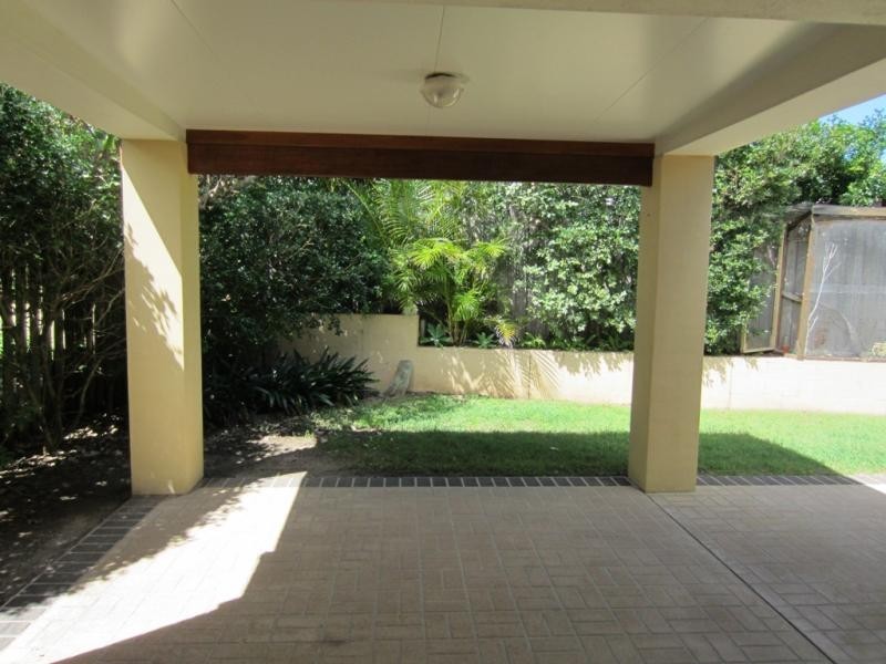 9 Oceania  Ct, Yamba NSW 2464
