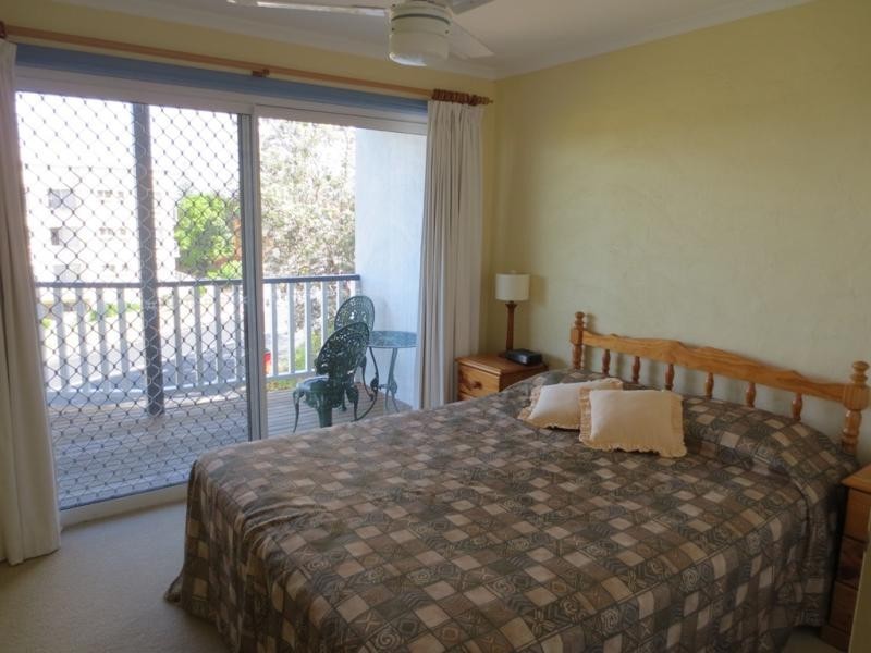 2/4 Coldstream St, Yamba NSW 2464