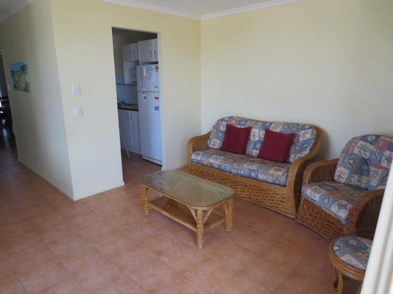 2/4 Coldstream St, Yamba NSW 2464