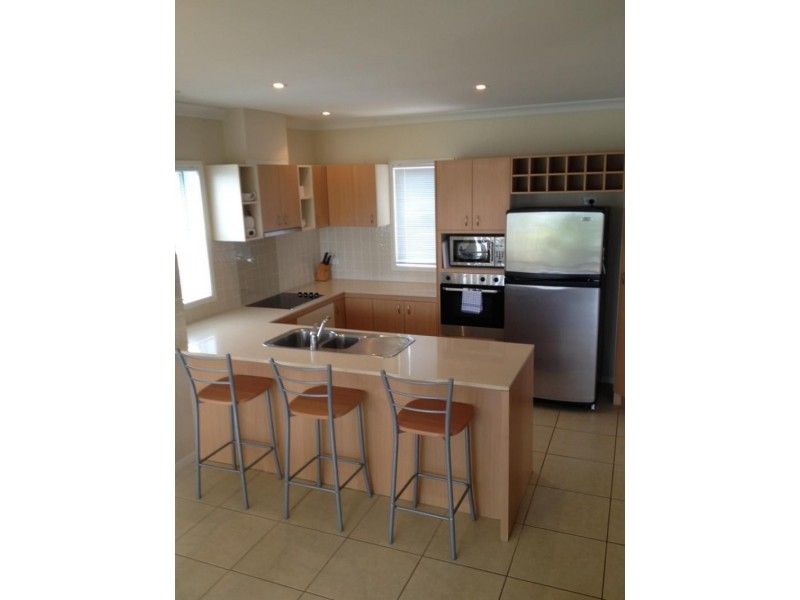 77 The Drive -, Yamba NSW 2464