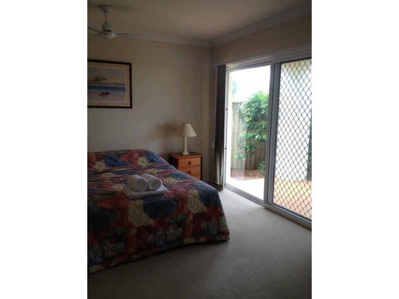 77 The Drive -, Yamba NSW 2464