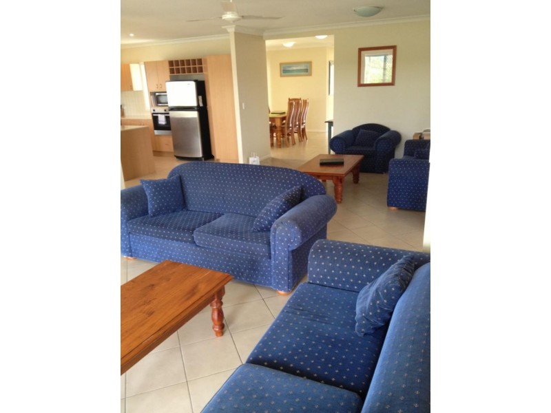 77 The Drive -, Yamba NSW 2464