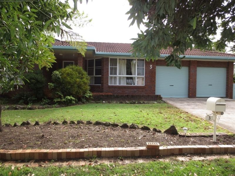 3 Roselands Ave, Yamba NSW 2464