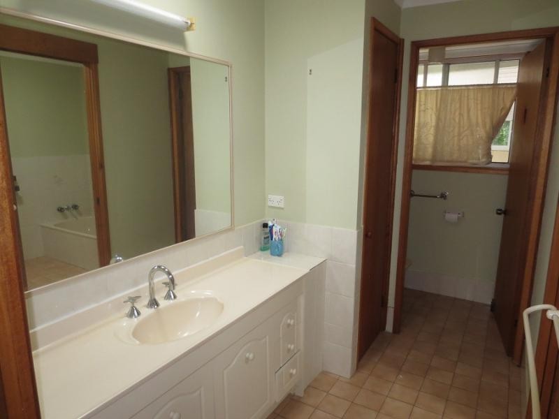 3 Roselands Ave, Yamba NSW 2464