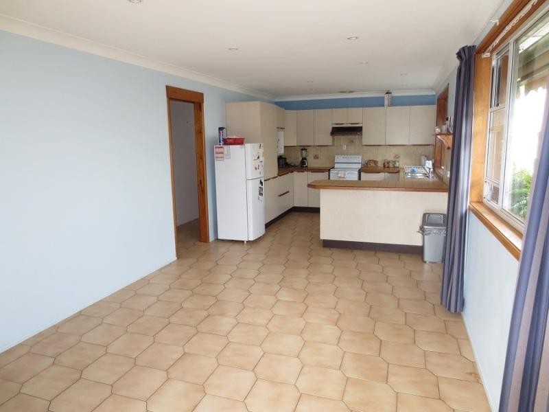 3 Roselands Ave, Yamba NSW 2464