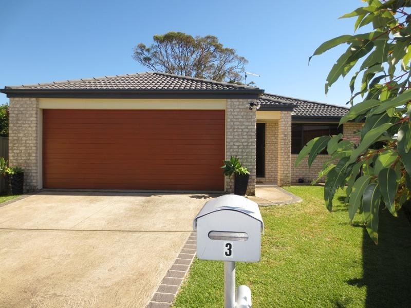 3 Investigators Pl, Yamba NSW 2464