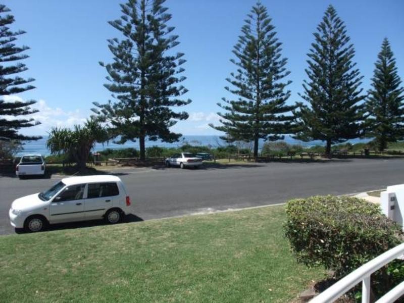 1/7 Pacific Pde, Yamba NSW 2464