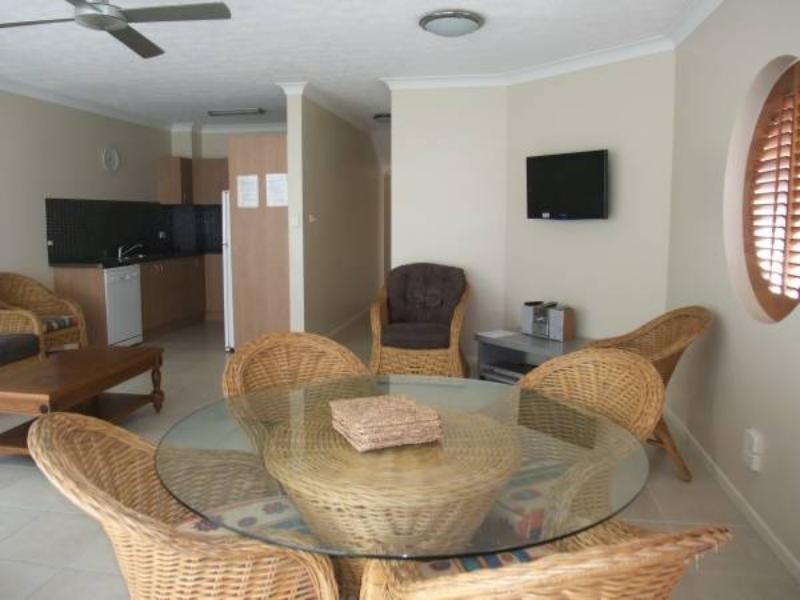 1/7 Pacific Pde, Yamba NSW 2464