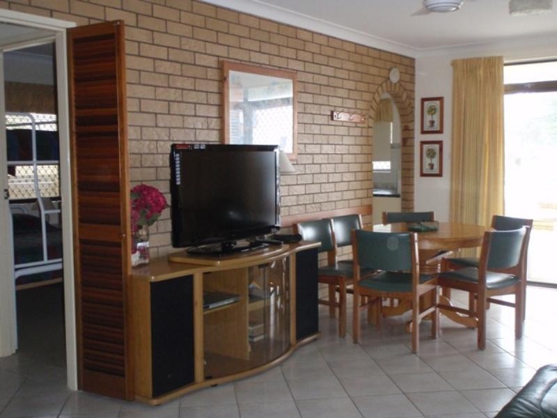 1/3 Queen St, Yamba NSW 2464