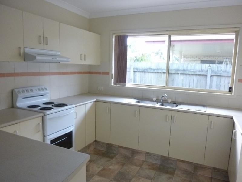 2/6 Daring Cl, Yamba NSW 2464