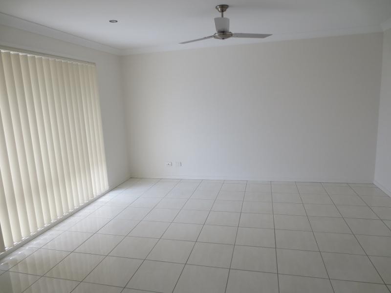 2/24 Kookaburra  Ct, Yamba NSW 2464