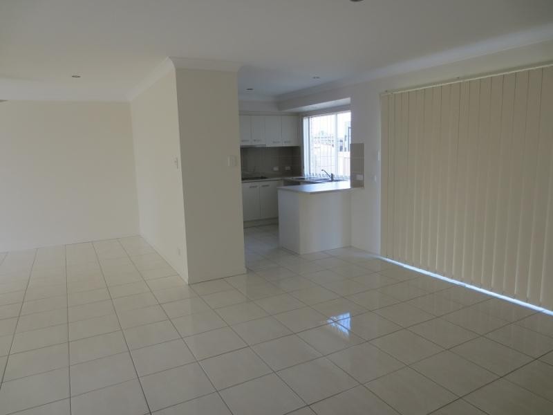 2/24 Kookaburra Ct, Yamba NSW 2464