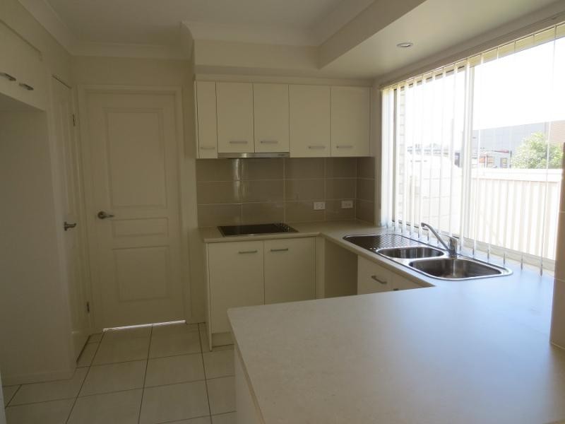 2/24 Kookaburra Ct, Yamba NSW 2464