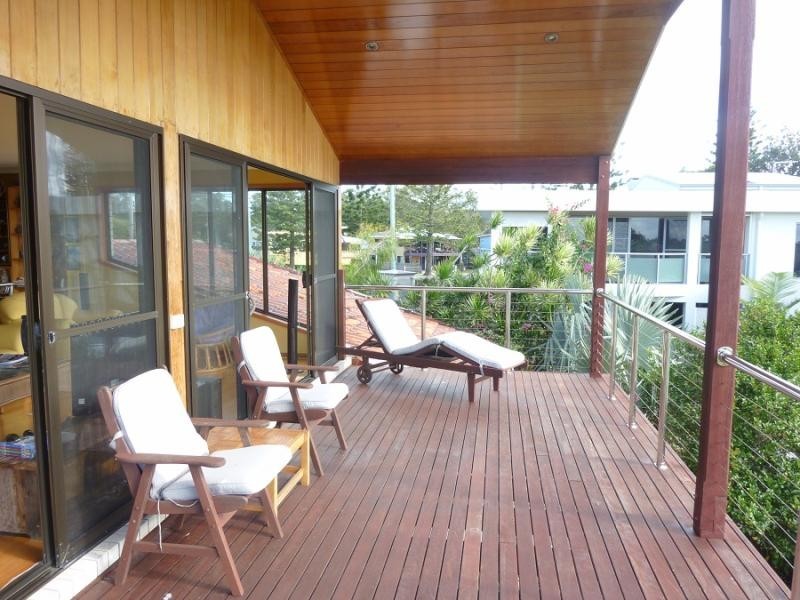 6 Bent  St, Yamba NSW 2464