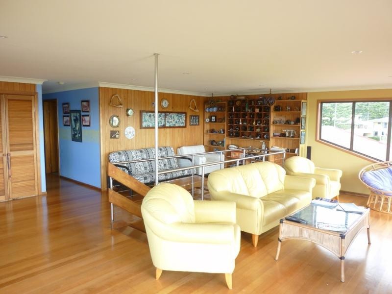 6 Bent  St, Yamba NSW 2464