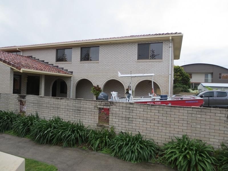 6 Bent  St, Yamba NSW 2464