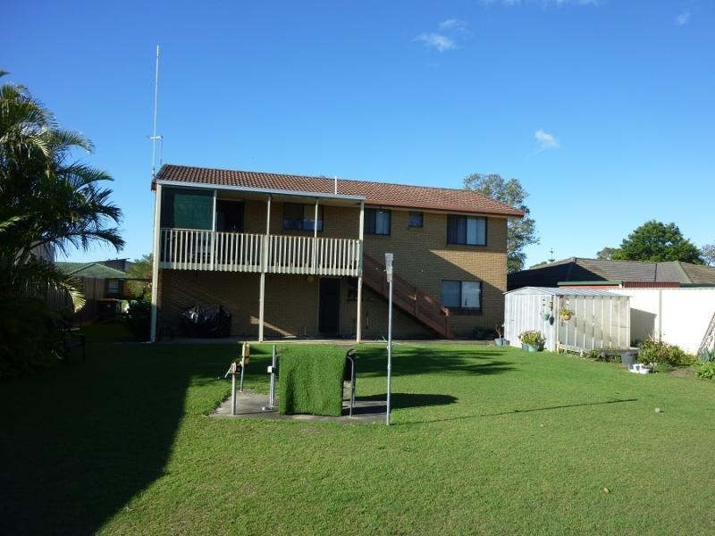 1 Westringia Pl, Yamba NSW 2464