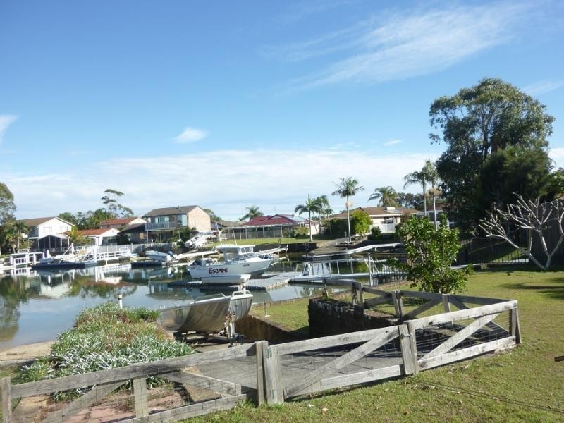 1 Westringia Pl, Yamba NSW 2464