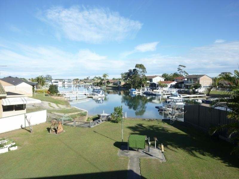 1 Westringia Pl, Yamba NSW 2464