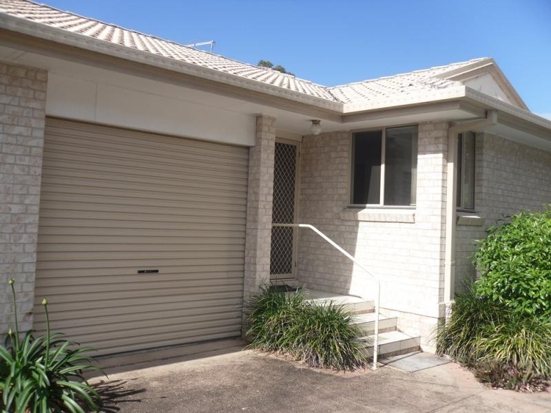2/15a Shores Dr, Yamba NSW 2464