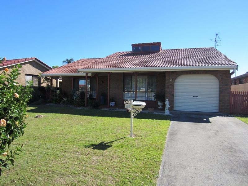 13 Hakea Ave, Yamba NSW 2464