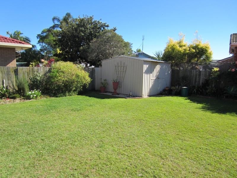 13 Hakea Ave, Yamba NSW 2464