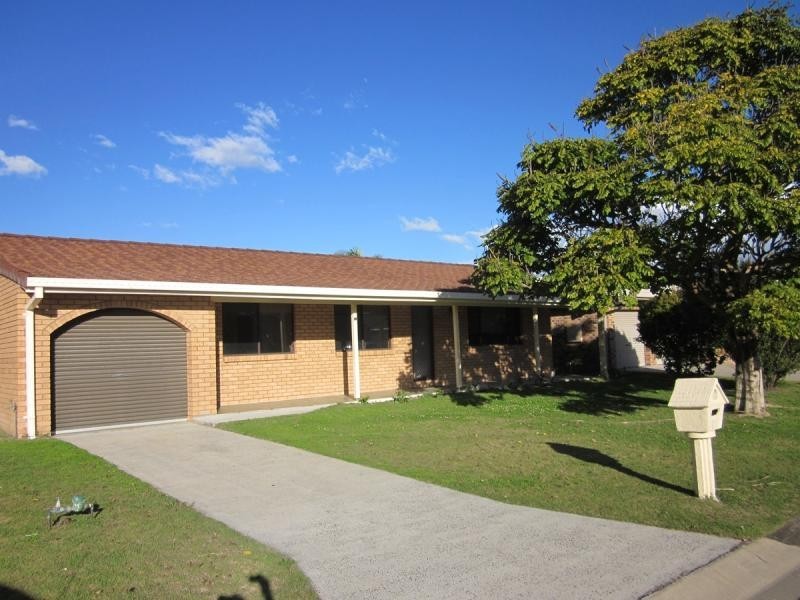 10 Binnacle Ct, Yamba NSW 2464