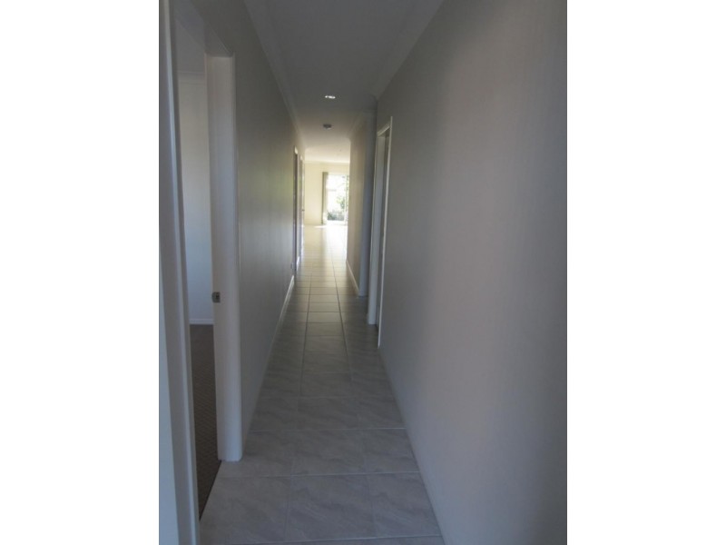 6a Tom Thumb Pl, Yamba NSW 2464