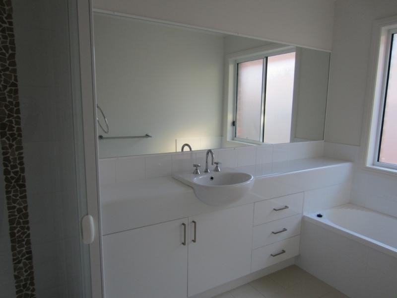 6a Tom Thumb Pl, Yamba NSW 2464