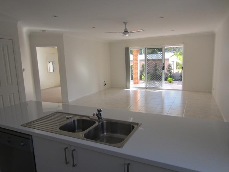 6a Tom Thumb Pl, Yamba NSW 2464