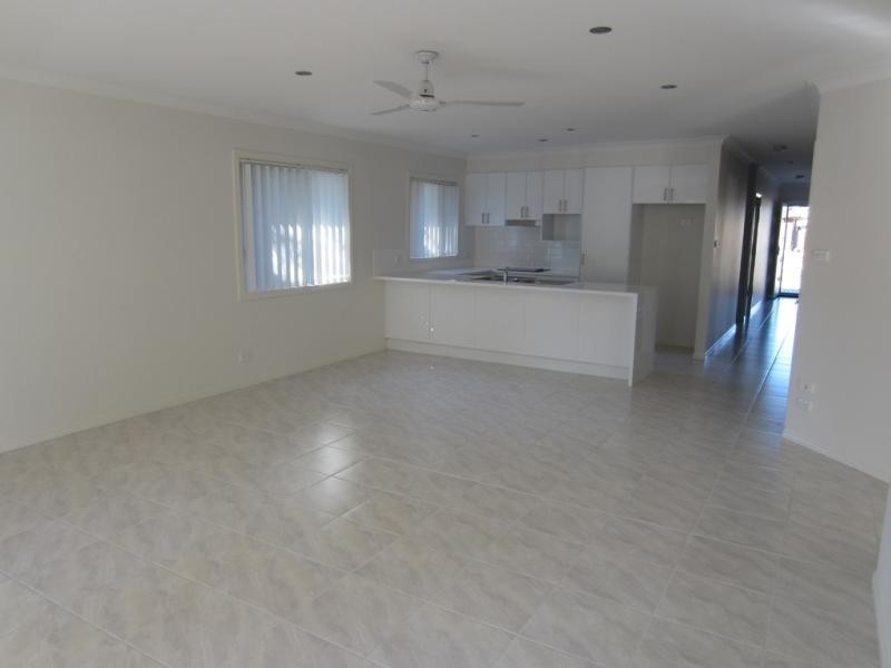 6a Tom Thumb Pl, Yamba NSW 2464