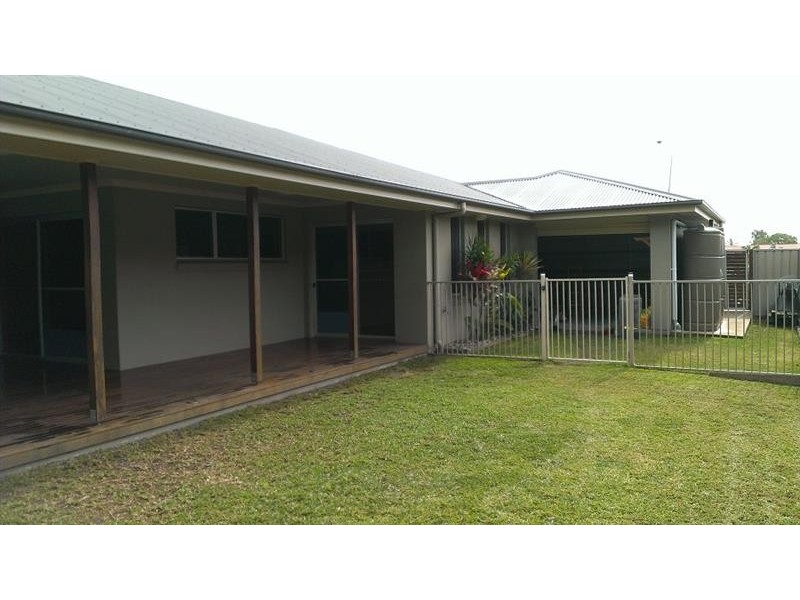 13 William Ave, Yamba NSW 2464