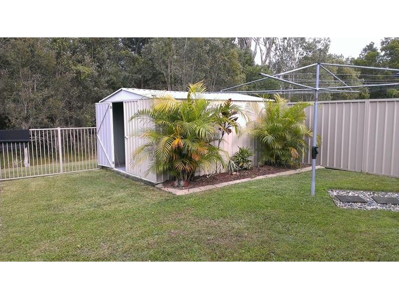 13 William Ave, Yamba NSW 2464