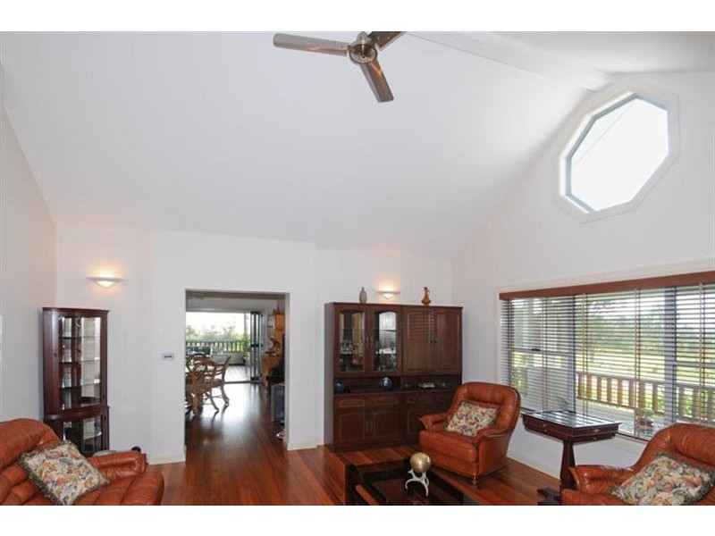 9 Whispering Pines Pl, Gulmarrad NSW 2463