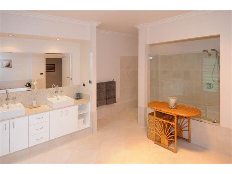 9 Whispering Pines Pl, Gulmarrad NSW 2463