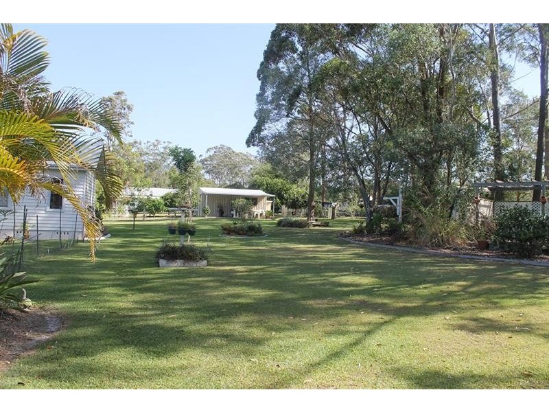 9 Whispering Pines Pl, Gulmarrad NSW 2463