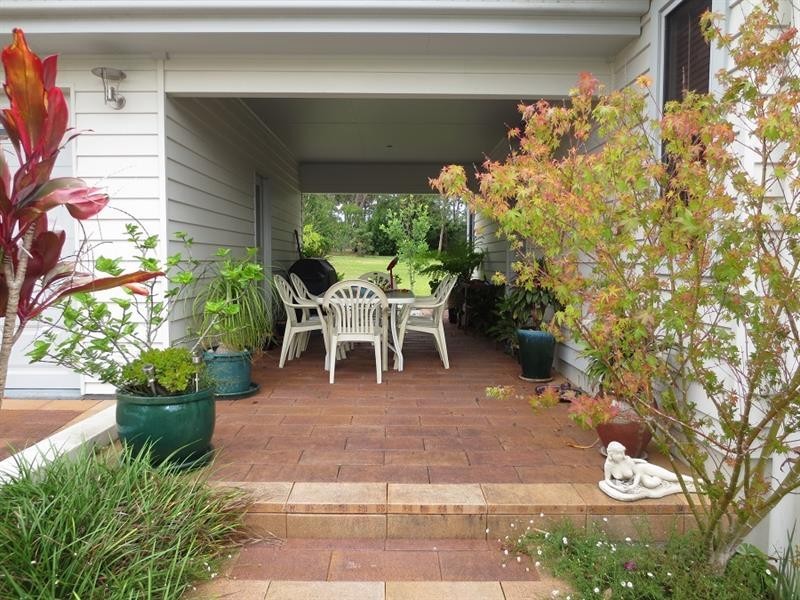 9 Whispering Pines Pl, Gulmarrad NSW 2463