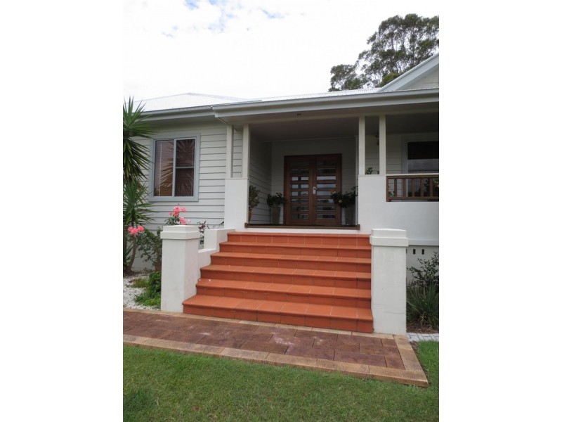 9 Whispering Pines Pl, Gulmarrad NSW 2463