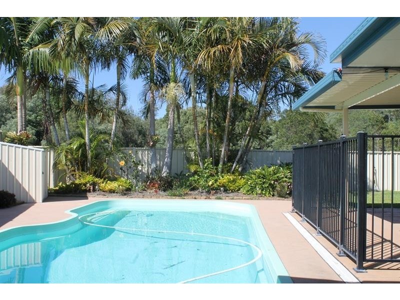 47 Harold Tory Dr, Yamba NSW 2464