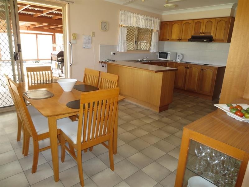 2 Heron Ct, Yamba NSW 2464