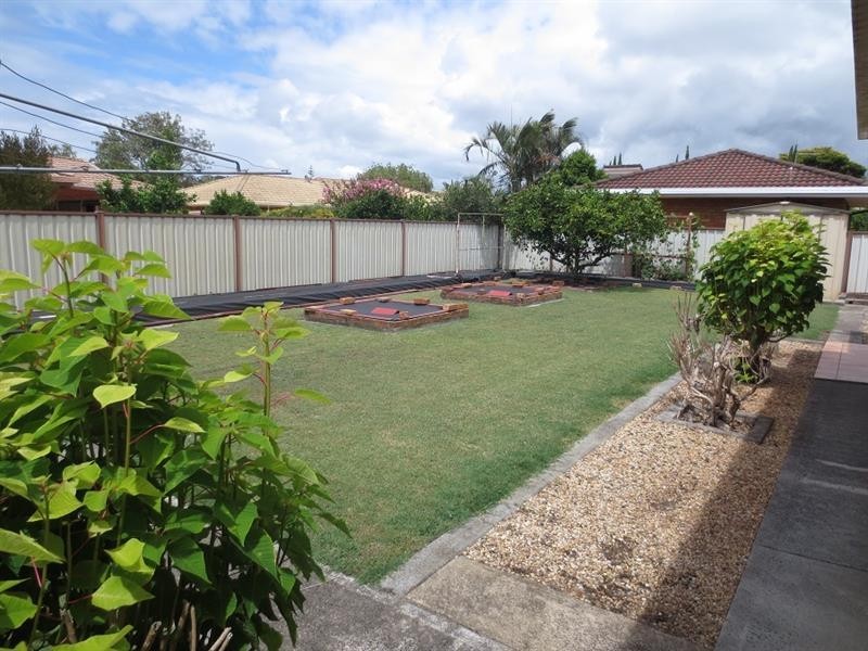 2 Heron Ct, Yamba NSW 2464
