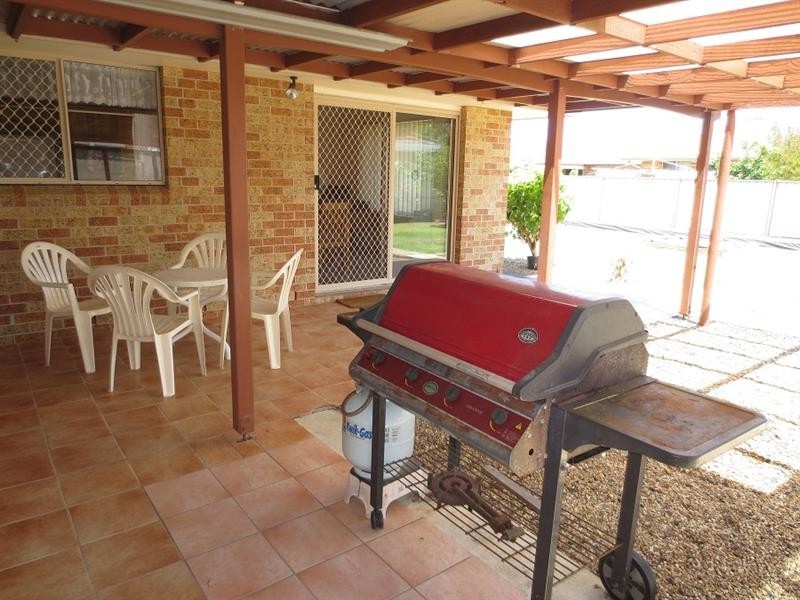2 Heron Ct, Yamba NSW 2464