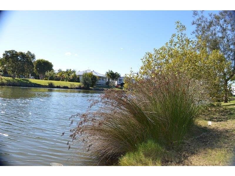 5 Newport Island Cct, Yamba NSW 2464