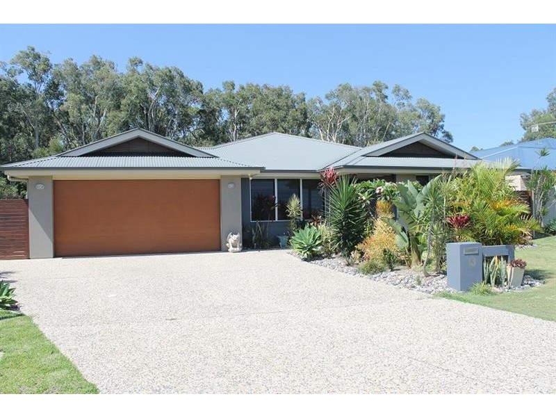 13 William Ave, Yamba NSW 2464