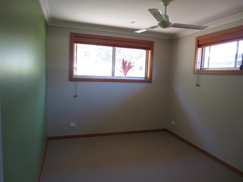 13 William Ave, Yamba NSW 2464