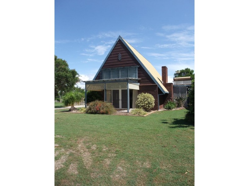 3 Banksia Pl, Yamba NSW 2464