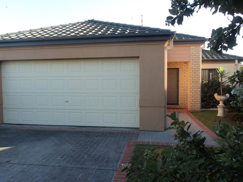 32 Oceania Ct, Yamba NSW 2464