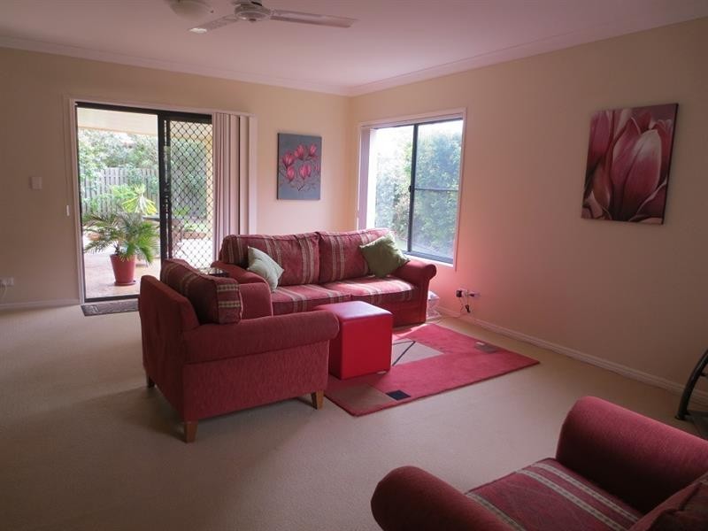 32 Oceania Ct, Yamba NSW 2464