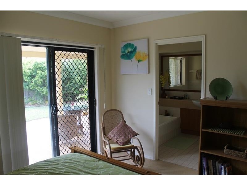 32 Oceania Ct, Yamba NSW 2464