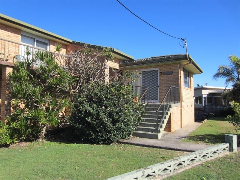2/5 Pacific Pde, Yamba NSW 2464